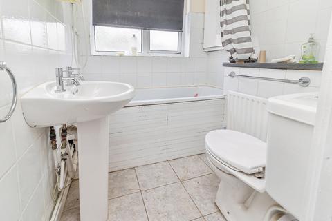 2 bedroom flat for sale, Redbridge, Stantonbury, Milton Keynes, Buckinghamshire, MK14