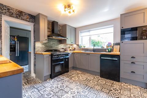 5 bedroom detached house for sale, Hunslet Road, Burntwood, WS7