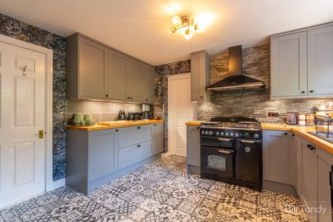 5 bedroom detached house for sale, Hunslet Road, Burntwood, WS7