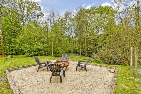 5 bedroom chalet for sale, Ghyllside Road, Rye TN31