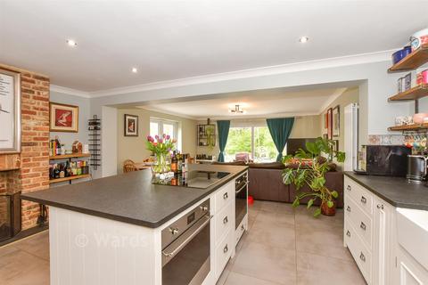 5 bedroom chalet for sale, Ghyllside Road, Rye TN31