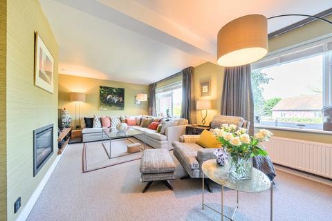 4 bedroom detached house for sale, London Road, Riverhead, Sevenoaks
