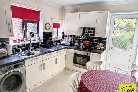 3 bedroom semi-detached house for sale, Clumber Avenue, Newark, Nottinghamshire.
