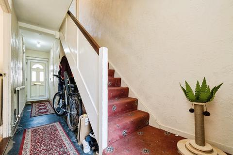 2 bedroom terraced house for sale, Neave Crescent, Romford, RM3