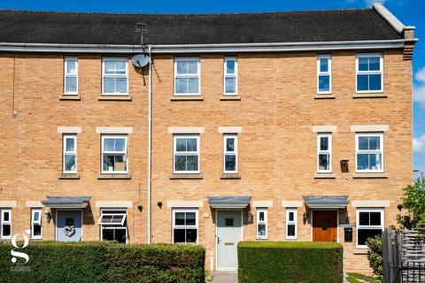 4 bed terraced house for rent in Staddlestone Circle, Saxon Gate, Hereford