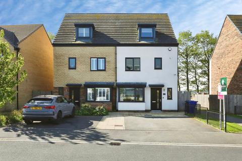 4 bedroom semi-detached house for sale, Lake View, Lakeside, Doncaster