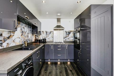 4 bedroom semi-detached house for sale, Lake View, Lakeside, Doncaster