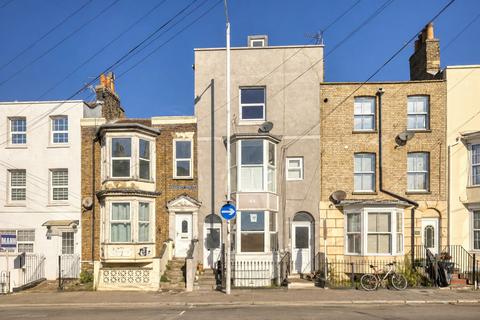 2 bedroom flat for sale, Hardres Street, Ramsgate, Kent, CT11