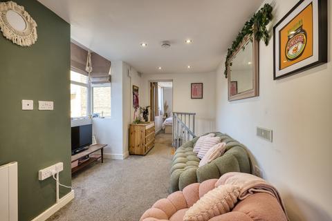 2 bedroom flat for sale, Hardres Street, Ramsgate, Kent, CT11