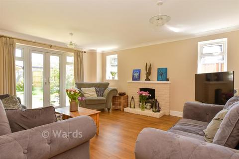 4 bedroom detached house for sale, Turners Court, Sevenoaks TN15