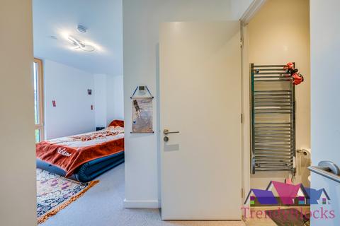 3 bedroom flat for sale, St. Marks Square, Bromley BR2
