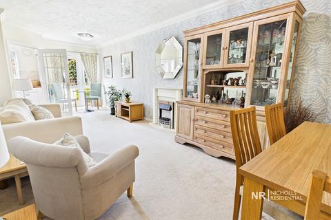2 bedroom flat for sale, Leatherhead KT22