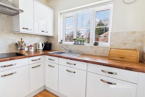 2 bedroom flat for sale, Leatherhead KT22
