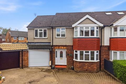 Grenville Close, Waltham Cross, EN8