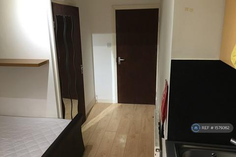 Studio to rent, Prior Deram Walk, Coventry, CV4