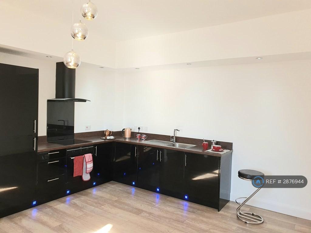 Spacious 1 Bed Apartment