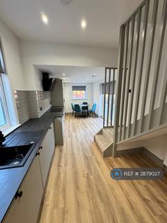 3 bedroom semi-detached house to rent, Woodville Crescent, Sunderland, SR4