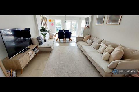 3 bedroom semi-detached house to rent, Prospect Close, Hounslow, TW3