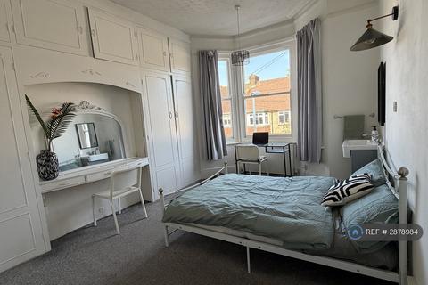 1 bed flat/apartment for rent in Madeira Avenue, Worthing, BN11
