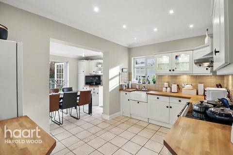 2 bedroom semi-detached bungalow for sale, Ingreway, Harold Park