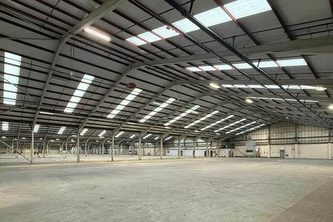 Warehouse to rent, Wellingborough Rd Rushden NN10 6BQ