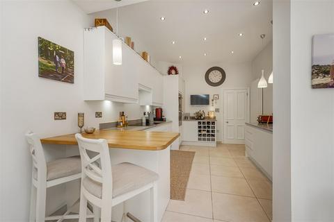 6 bedroom townhouse for sale, Uplands Road, Darlington