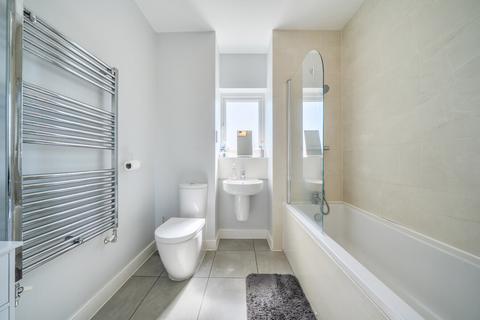 2 bedroom apartment for sale, Rainbow Road, Erith, Kent, DA8