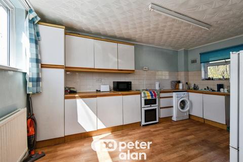 2 bedroom end of terrace house for sale, Wellington Street, Aberdare