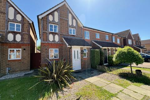 2 bed terraced house for rent in Blackdown Close, Stevenage, SG1