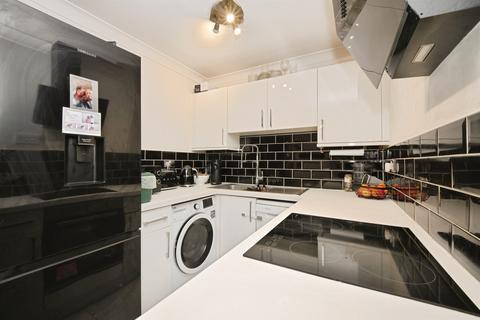 1 bedroom flat for sale, Church Row, Ware
