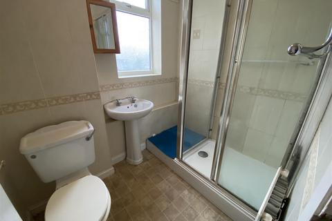2 bedroom flat for sale, Church Avenue, Stourport-On-Severn