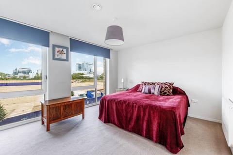 1 bedroom apartment to rent, Isambard Court, Brentford Lock West