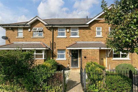 Hanworth Road, Hampton