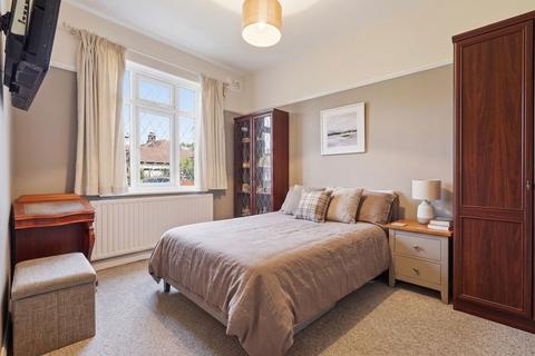 2 bedroom flat for sale, Little Gaynes Lane, Grove Court Little Gaynes Lane, RM14