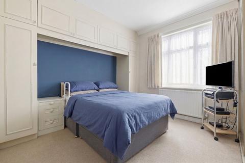 2 bedroom flat for sale, Little Gaynes Lane, Grove Court Little Gaynes Lane, RM14