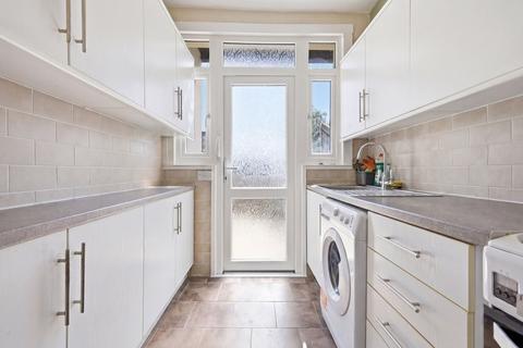 2 bedroom flat for sale, Little Gaynes Lane, Grove Court Little Gaynes Lane, RM14
