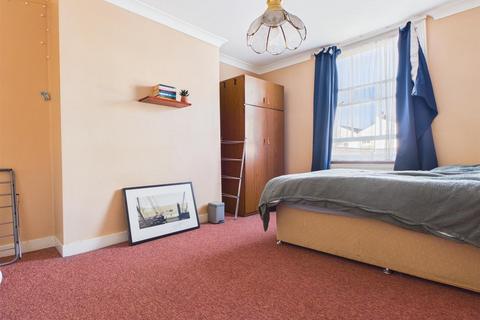 3 bedroom maisonette for sale, Farm Road, HOVE