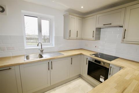 1 bed flat/apartment for rent in Waterville Drive, Vange, Basildon