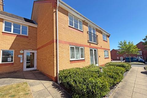 Flat - Warren Court, Peterborough PE7