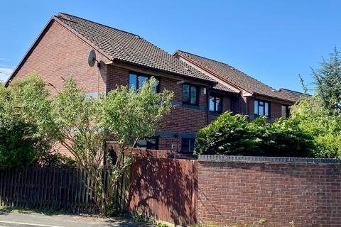 2 bedroom flat for sale, Waterloo Way, Ringwood, BH24 1FB