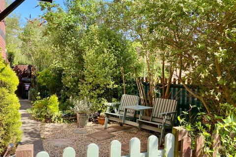 2 bedroom flat for sale, Waterloo Way, Ringwood, BH24 1FB