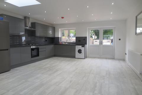 4 bedroom semi-detached house to rent, Church Road, Hounslow, TW5
