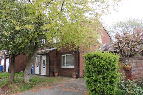 Semi-detached house - Gilderdale Close, Gorse Covert, Birchwood, Warrington, WA3