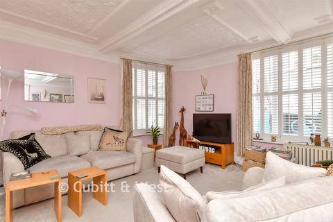 1 bedroom ground floor flat for sale, Howard House, Lewes BN7