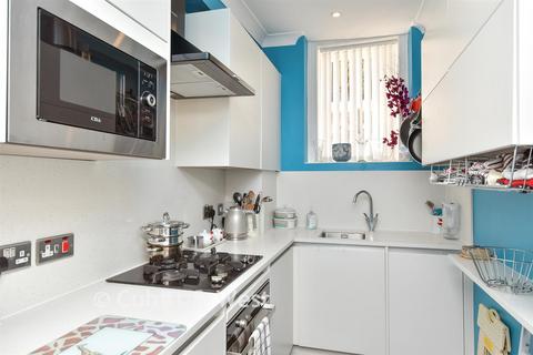 1 bedroom ground floor flat for sale, Howard House, Lewes BN7