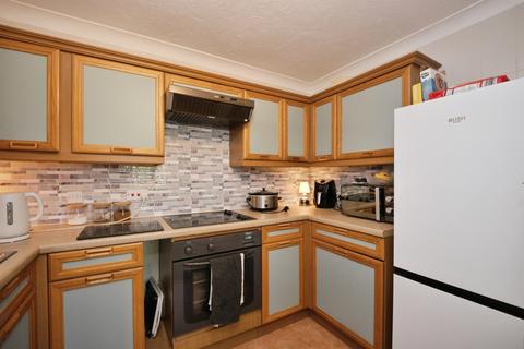 2 bedroom flat for sale, Turners Hill, Waltham Cross