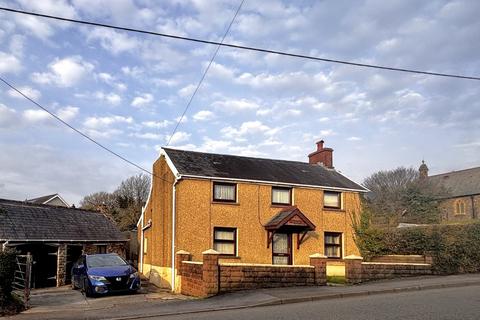 2 bedroom detached house for sale, Heol Y Meinciau, Pontyates SA15