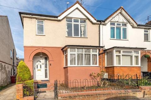3 bedroom semi-detached house to rent, Hill Street,  Reading,  RG1