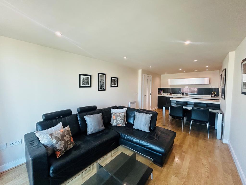 Apartment in Birmingham, Chinese Quarter, Jewellery Quarter - View 2