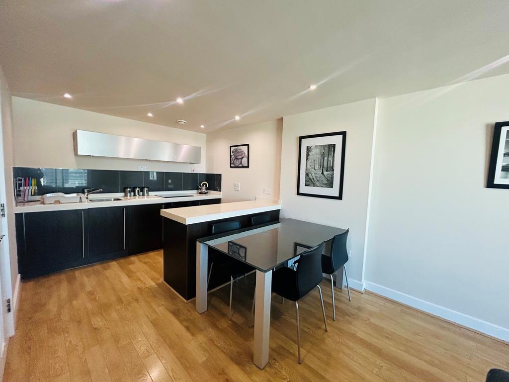 Apartment in Birmingham, Chinese Quarter, Jewellery Quarter - View 4